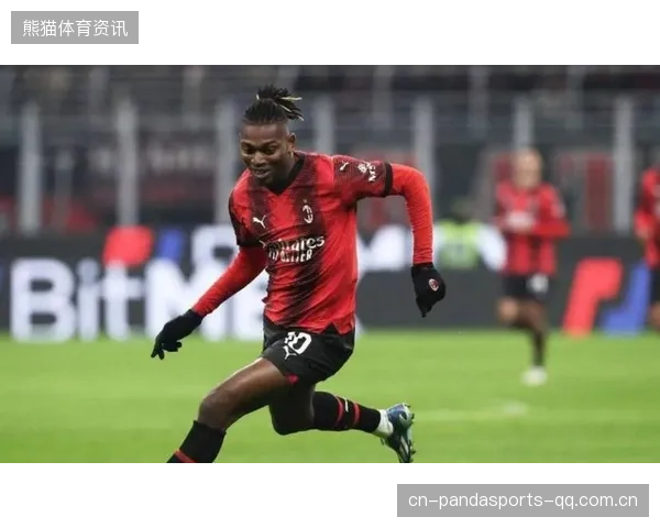 AC米兰后场直传迅速，莱奥单刀推进破门：速度与技术的极致展现